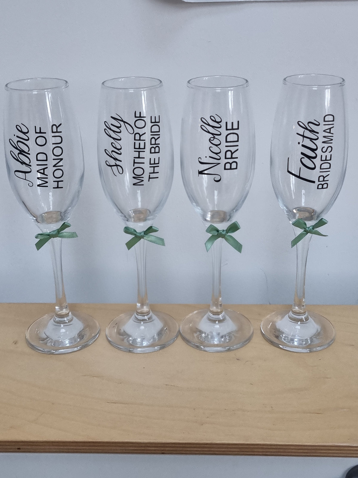 Personalised glass champagne flute for bride, bridesmaid or hen party
